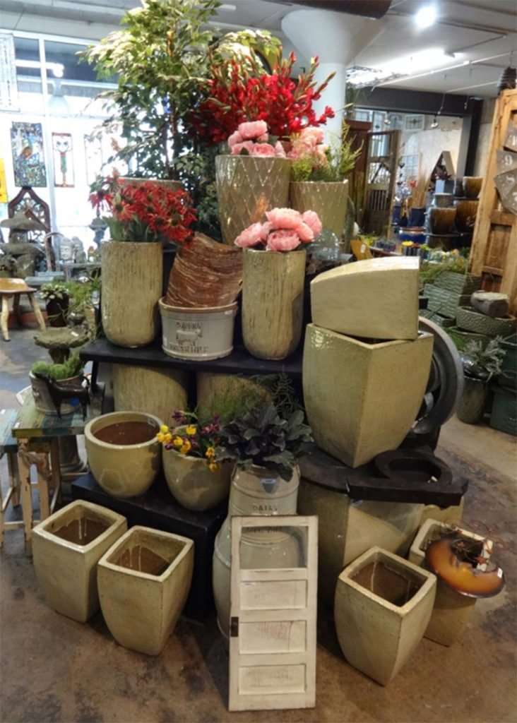 Pottery Lawn & Garden Retailer