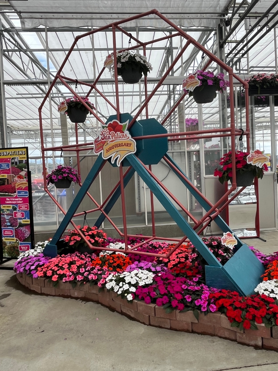 A carnival theme could be found throughout Sakata’s greenhouses, complete with a SunPatiens Ferris wheel.