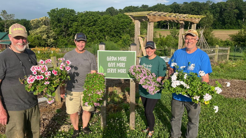 Gro 'n Sell, partnering breeders spread happiness with plant donations
