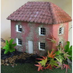 Miniature cottage - Lawn & Garden Retailer